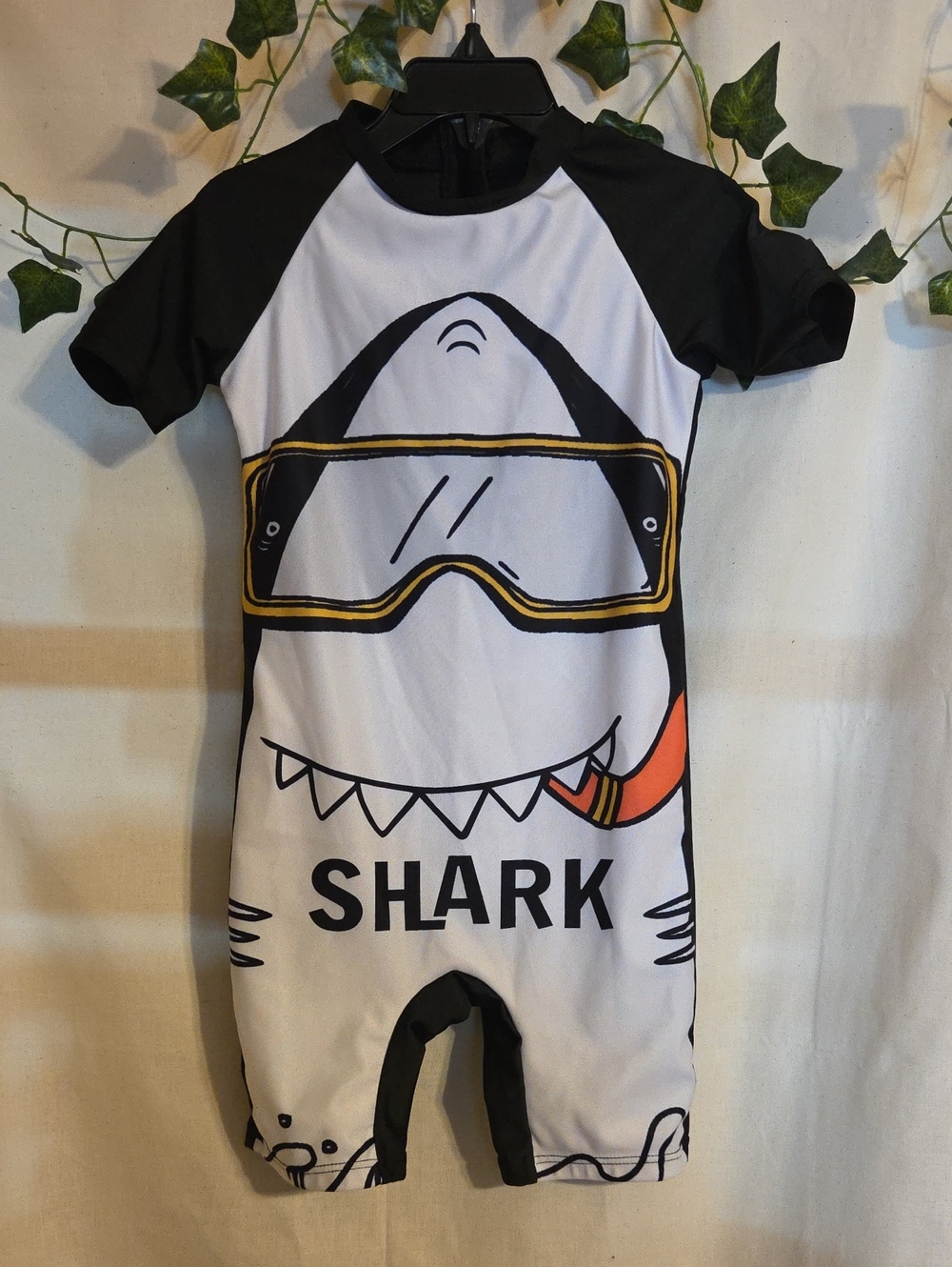 SHEIN Boys Shark Short Sleeve Rashguard Swimsuit - White/Black/Yellow/Orange
